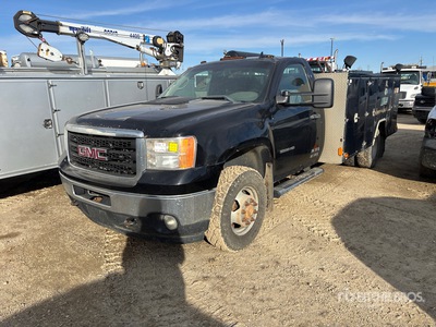 2011 GMC 3500 HD Sierra 4x4 Utility Truck (Inoperable)