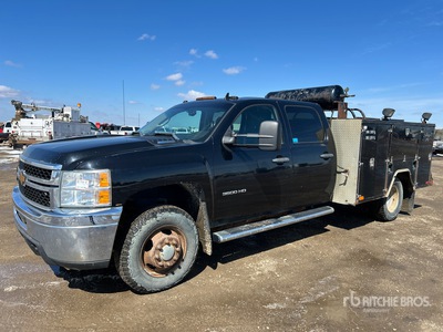 2013 Chevrolet Silverado 3500HD 4x4 Crew Cab Ciężarówka serwisowa
