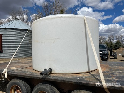 1250 gal Poly Water Tank