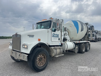 2013 Kenworth W900 10x4 Camion malaxeur