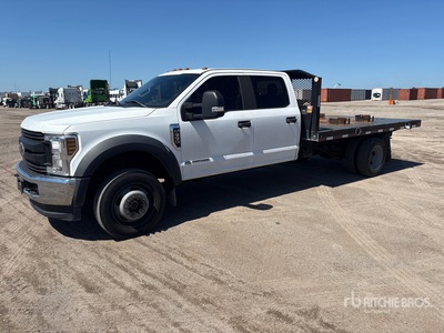 2019 Ford F-550 4x4 Crew Cab Flatbed Truck