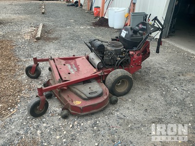 2022 Exmark Turf Tracer Stand-On Cortacéspedes