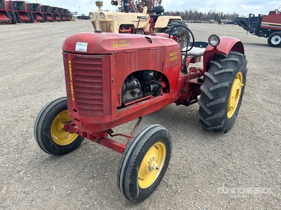 Massey Harris 2WD Trattore agricolo d'epoca (Inoperable)