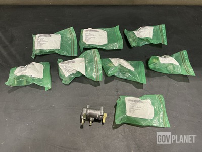 (8) USDS 4538741-121 Flow Control Thermostats