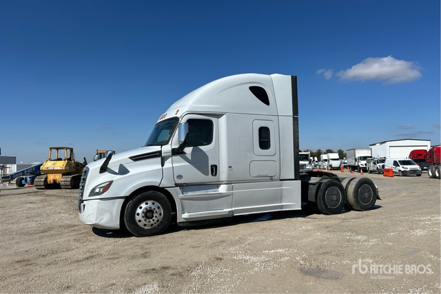 2019 Freightliner Cascadia 126 6x4 T/A Sleeper Truck Tractor