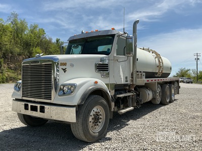 2019 Freightliner 122SD 10x4 Tanklastzug