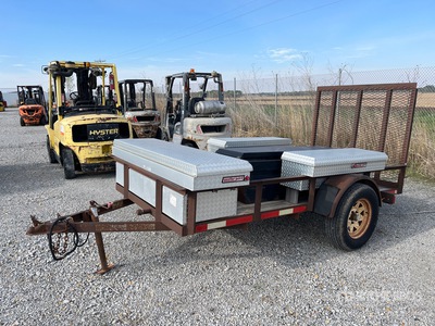 2000 H & H 10 ft S/A Utility Trailer