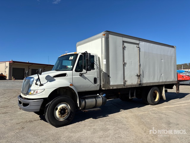 2015 International 4300 4x2 Van Truck