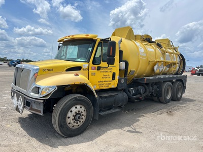 2005 Progress tank on 2007 International 7400 6x4 Vacuum Tanker Truck