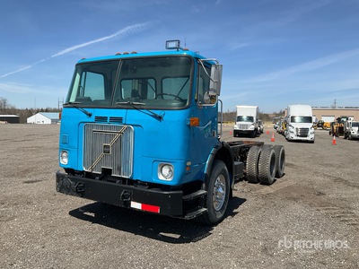 2003 Volvo 6x4 Cabine et châssis