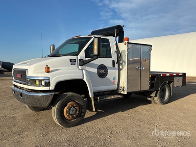 2007 GMC C5500 4x4 Flatbed Truck