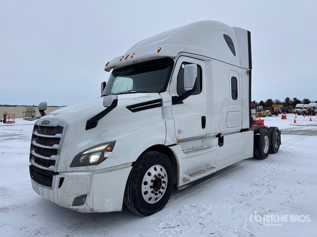2018 Freightliner Cascadia 126 6x4 T/A Sleeper Truck Tractor