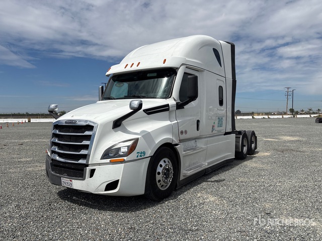 2025 Freightliner Cascadia 126 6x4 T/A Sleeper Truck Tractor