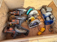 Quantity of Skil Saws