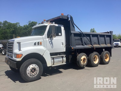 2004 Sterling LT8500 8x4 Camion à benne basculante Tridem
