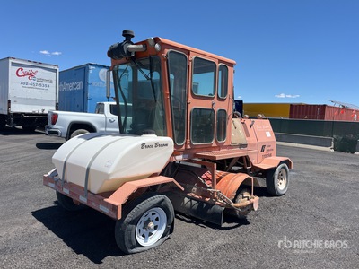 2005 Broce RJ350 Self-Propelled Broom (Inoperable)