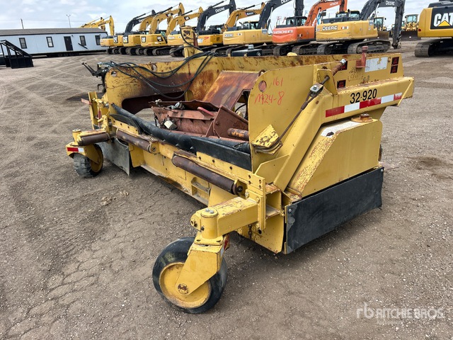 Rivinius R500 Pull-Behind Road Widener