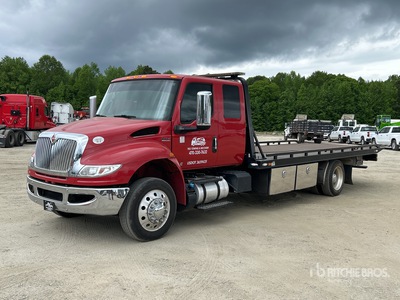 2020 International MV607 4x2 Extended Cab Ciężarówka z systemem Rollback