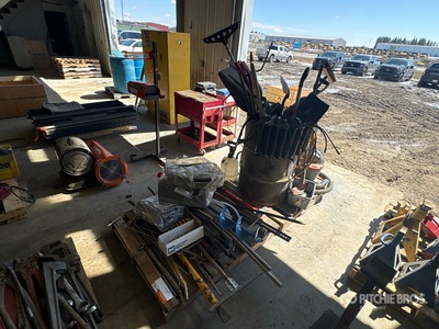 Quantity of (2) Pallets of Hand Tools その他 - 店舗 & 倉庫