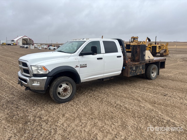 2018 Ram 5500HD 4x4 Crew Cab Flatbed Truck