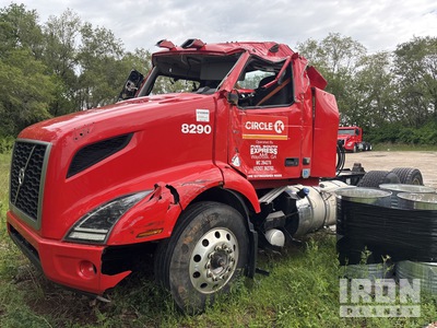 2022 Volvo VNR 6x2 T/A Dagcabine Trekker (Inoperable)