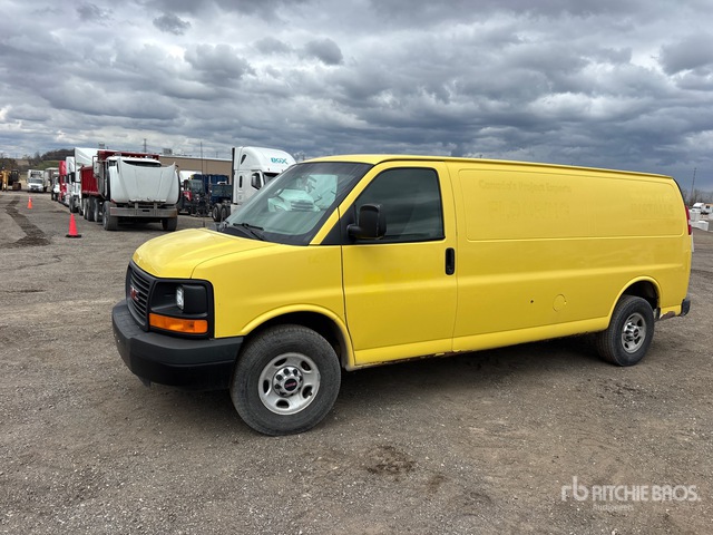 2015 GMC Savana 3500 2015 GMC Savana 3500 Cargo Van