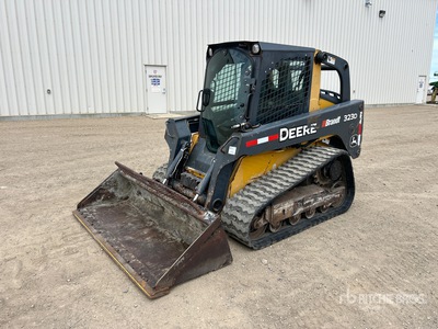 2012 John Deere 323D Two-Speed Chargeuse sur rails compacte