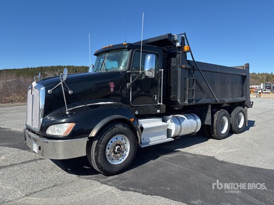 2012 Kenworth T660 6x4 Camion à benne basculante D/E