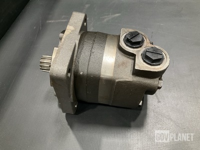 (5) Eaton 111-1050-004 Winch Motors
