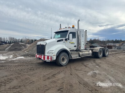 2017 Kenworth T880 6x4 Heavy Haul Ciągnik siodłowy T/A z kabiną sypialną