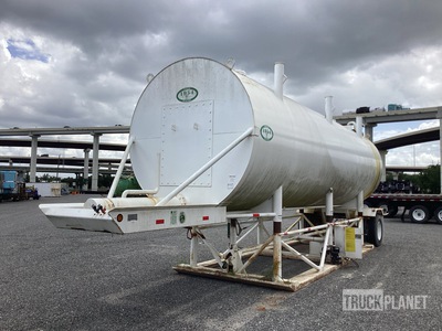 2022 Bee Equipment Sales LTD 12000 gal S/A Serbatoio idrico