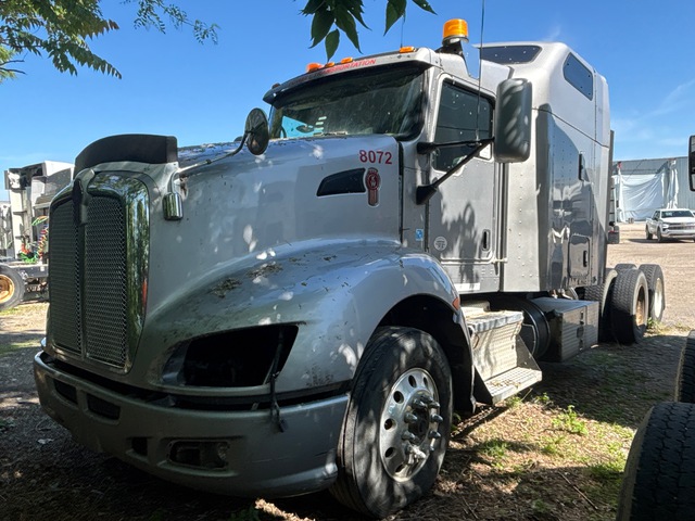 2012 Kenworth T660 6x4 T/A Sleeper Truck Tractor (Inoperable) 2012 Kenworth T660 6x4 T/A Sleeper Truck Tractor (Inoperable)
