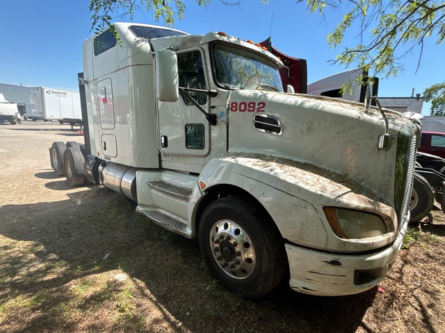 2016 Kenworth T600 6x4 T/A Sleeper Truck Tractor 2016 Kenworth T600 6x4 T/A Sleeper Truck Tractor