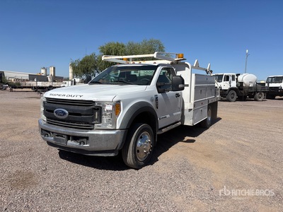 2017 Ford F-450 Utility Truck