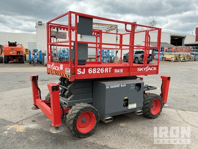 2016 Skyjack SJ6826 RT 4x4 Dual Fuel Piattaforma aerea verticale