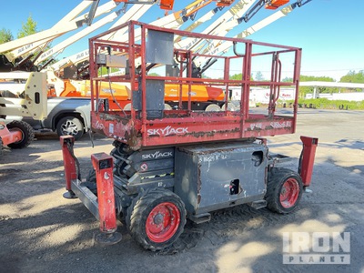 2016 (unverified) Skyjack SJ6826 RT 4x4 Dual Fuel Scissor Lift