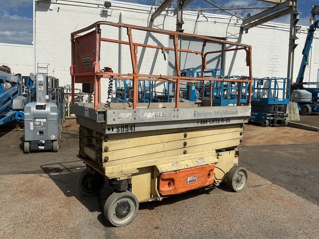 JLG 3246ES Electric Scissor Lift JLG 3246ES Electric Scissor Lift