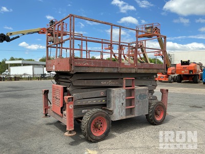Skyjack SJ8841 4x4 Diesel Scissor Lift