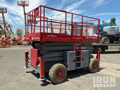 2016 Skyjack SJ8841 RT 4x4 Diesel Scissor Lift