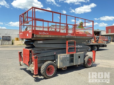 2016 Skyjack SJ9250 RT 4x4 Diesel Scissor Lift