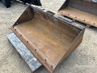 John Deere 60 in General Purpose Skid Steer Bucket