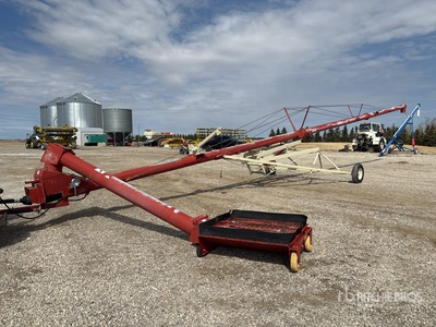 2003 Buhler Farm King Y10701M 10 in x 70 ft Swing Swing-Away Transfer Grain Auger