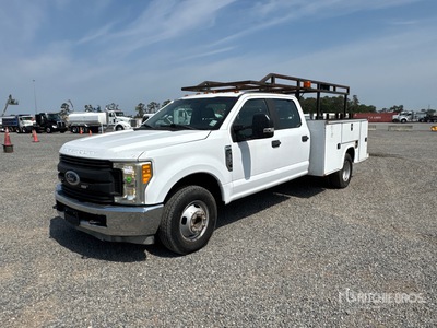 2017 Ford F-350 XL 4x2 Crew Cab Utility Truck