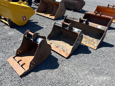 Quantity of (3) Cleanup Excavator Bucket - Fits Cat 305