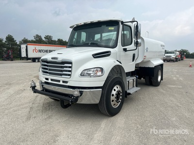 2024 Freightliner M2 2250 gal 4x2 散水車