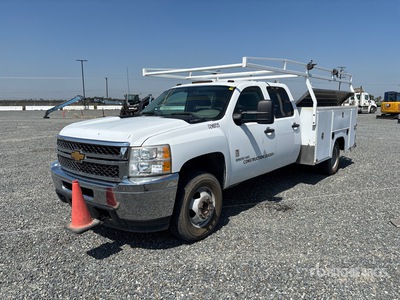 2013 Chevrolet Silverado 3500HD 4x2 Crew Cab Utility Truck