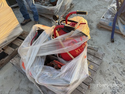 Sandblaster & Chain Hoist Divers