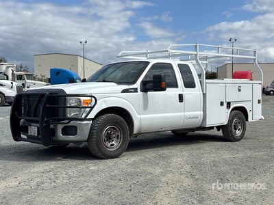 2015 Ford F-250 4x2 Extended Cab Utility Truck