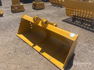2026 HW BKT31268CLN 68 in Cleanup Godet de pelleteuse (Unused)
