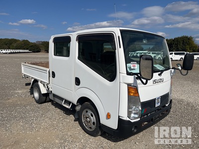 2017 年 Nissan ATLAS 4x2 Crew Cab Table Top Truck